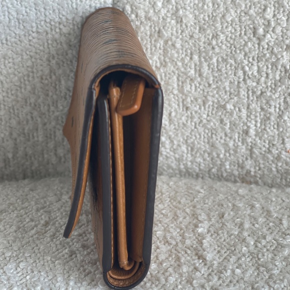 Authentic MCM Cognac Visetos Wallet - Picture 3 of 6